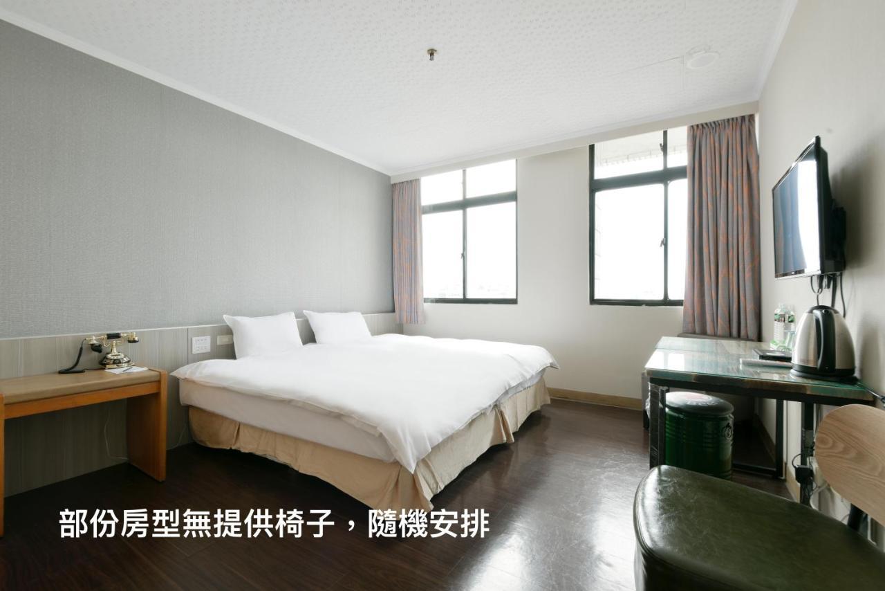 Back Home Hotel Chiayi Exterior foto